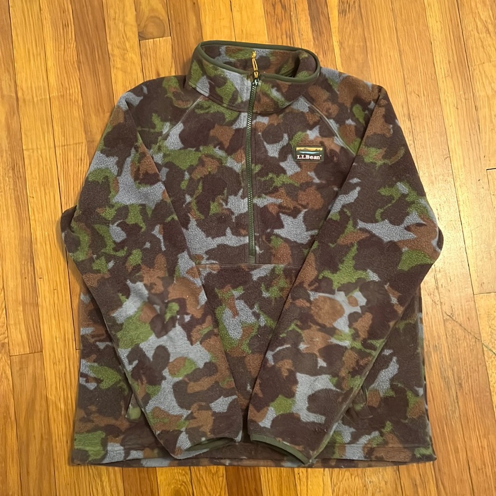 LL Bean Men’s Size Large Camo Fleece. Some pilling up overall good shape